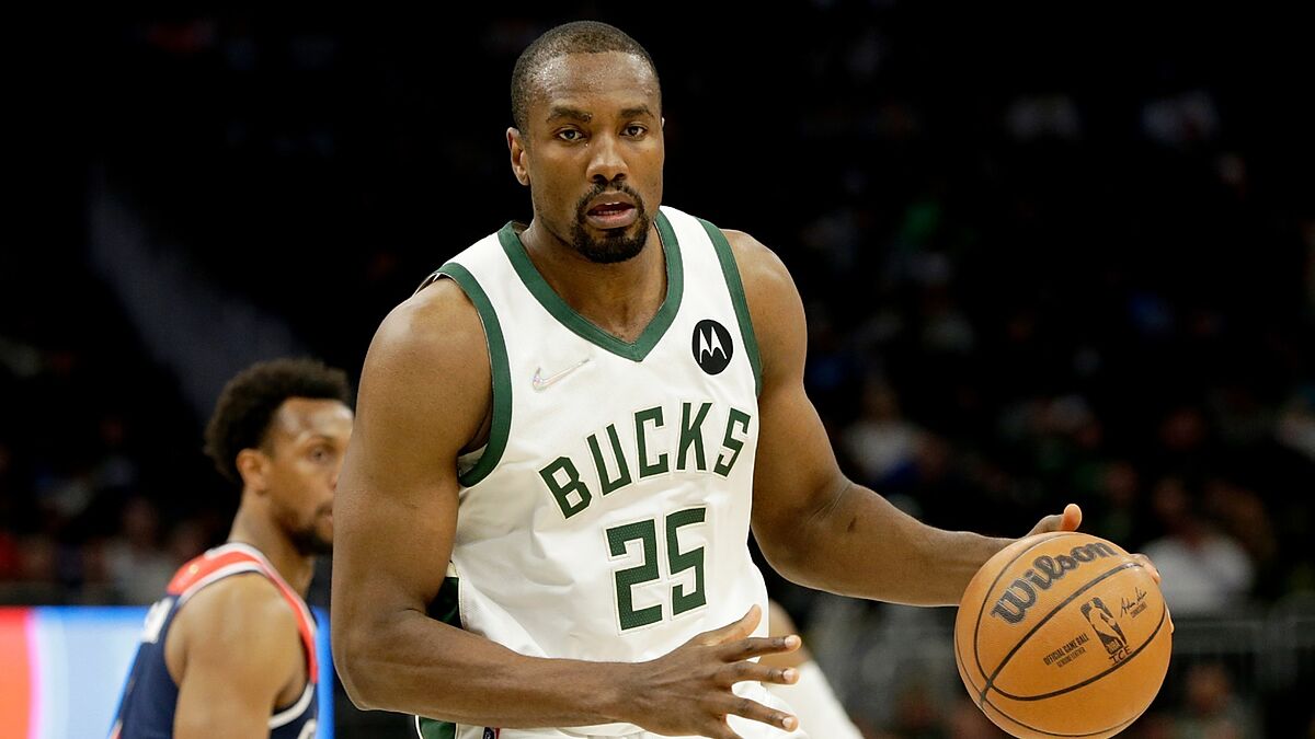 Serge Ibaka saldrá de los Milwaukee Bucks