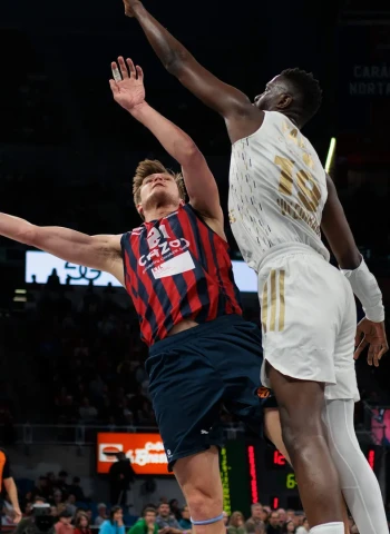 El ASVEL revitalizado de Pozzecco busca poner fin al inicio invicto de Ivanovic en Baskonia