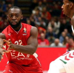 Charles Jenkins vuelve al Estrella Roja