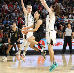 Victoria de las Aces para abrir la final de la WNBA, 99-82