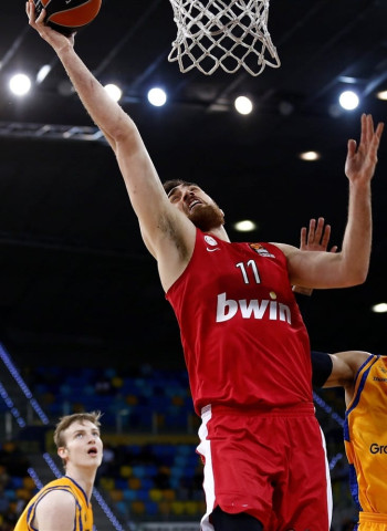 El CSKA Moscú insiste en Nikola Milutinov