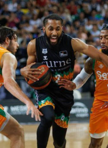 El Surne Bilbao visita al ERA Nymburk