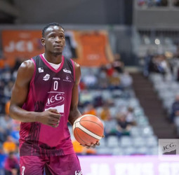 Ibou Badji realizará la pretemporada con los Milwaukee Bucks