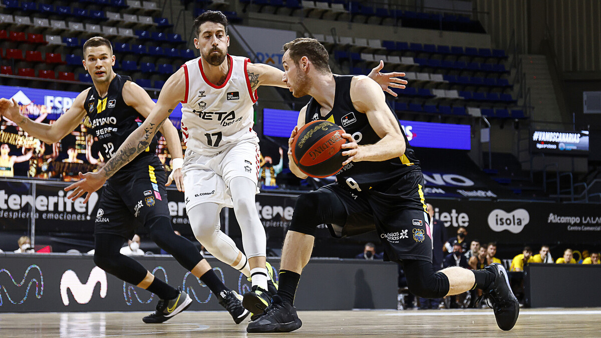 Huertas y Fitipaldo no le dan opción a Bilbao Basket en Tenerife (86-67)