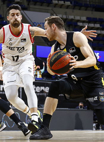 Huertas y Fitipaldo no le dan opción a Bilbao Basket en Tenerife (86-67)
