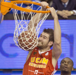 Nemanja Radovic potenciará la pintura del Rio Natura Monbus Obradoiro