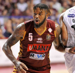 La NBA vuelve a llamar a la puerta de Julyan Stone