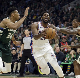 Sideral duelo entre Embiid y Antetokounmpo, Hezonja tapona la victoria de Lakers