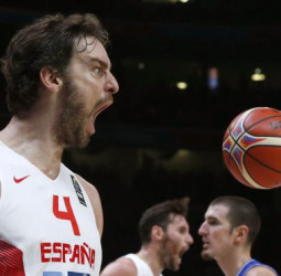 Bulls, Spurs y Bucks, últimas etapas de una carrera para el recuerdo