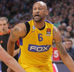 El Maccabi endereza el rumbo a costa del Zalgiris Kaunas (74-87)