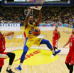 Tarik Black, renovación a la baja con el Maccabi