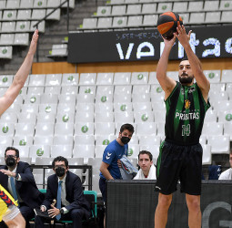 Victoria coral contra el MoraBanc Andorra (99-92)