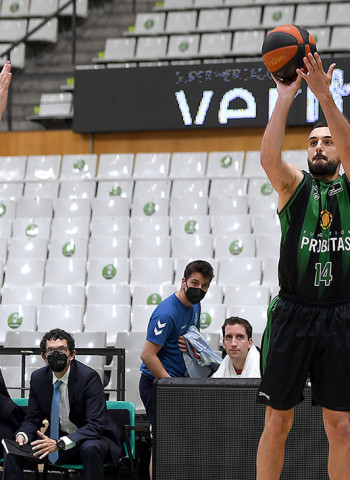 Victoria coral contra el MoraBanc Andorra (99-92)