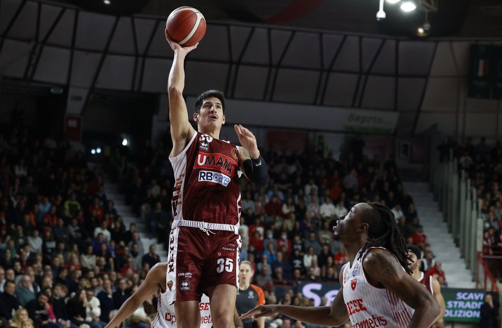 Derek Willis, dos años con el Anadolu Efes