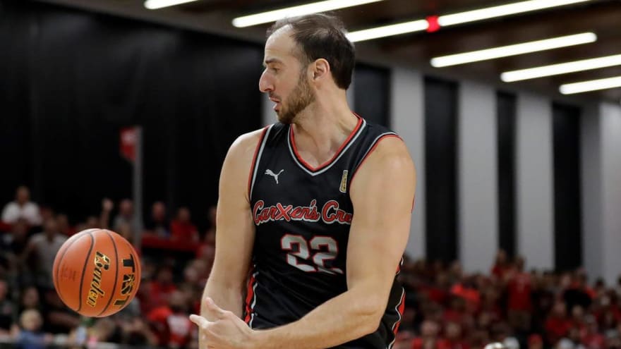 Kostas Koufos, cerca del Reyer Venezia