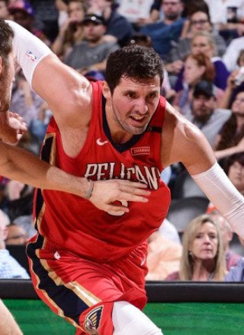 Pelicans vence con un Mirotic inmenso, Butler regresa y los Wolves ganan