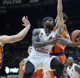 El Anadolu Efes intenta el fichaje de Tyrese Rice