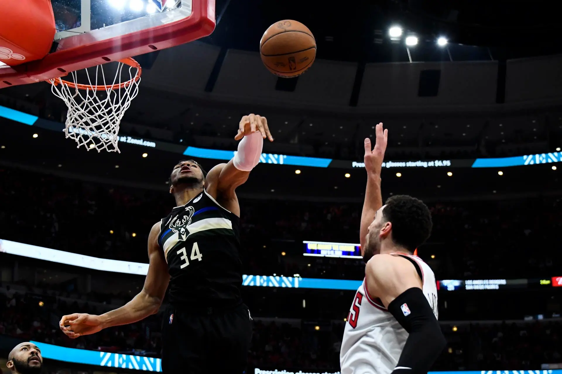[3-1] Los Bulls no dan con la clave para frenar a Antetokounmpo (119-95)