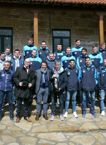 El Monbus Obradoiro visita la bodega Vía Romana, Vino Oficial del club