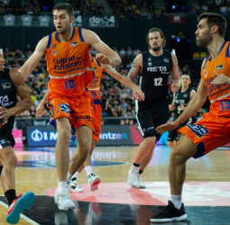 Visita del Valencia Basket a la cancha del RETAbet Bilbao Basket para cerrar la primera vuelta