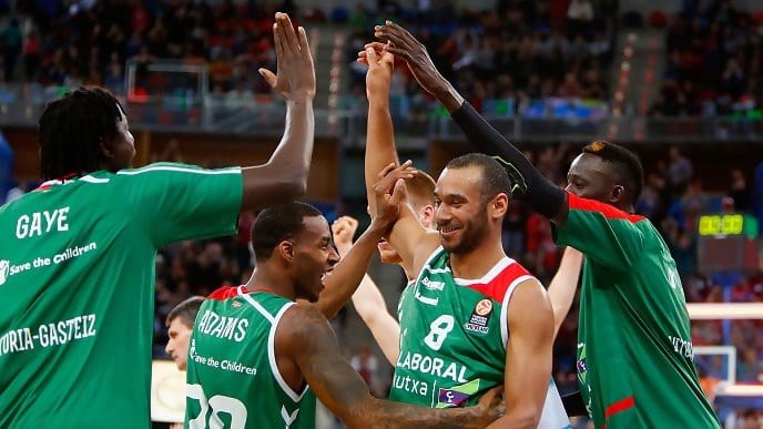 Exhibición del Laboral Kutxa ante Brose Baskets (90-64)
