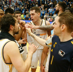 El Real Madrid logra salir indemne de Lugo, 73-80