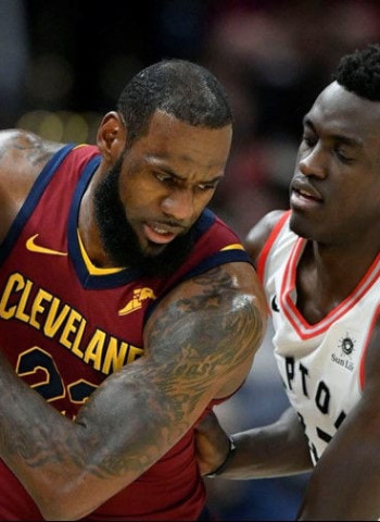 Remontada de Cleveland con un superlativo LeBron; monstruoso Howard