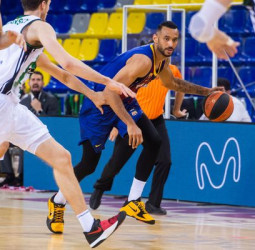 Un derbi decisivo con público en el Palau