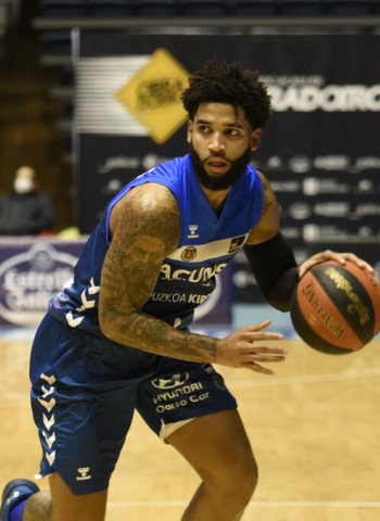 Francis rescinde su contrato y Carlson se queda hasta fin de temporada