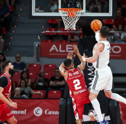 El Real Madrid hace historia en Zaragoza con una segunda vuelta perfecta, 89-104