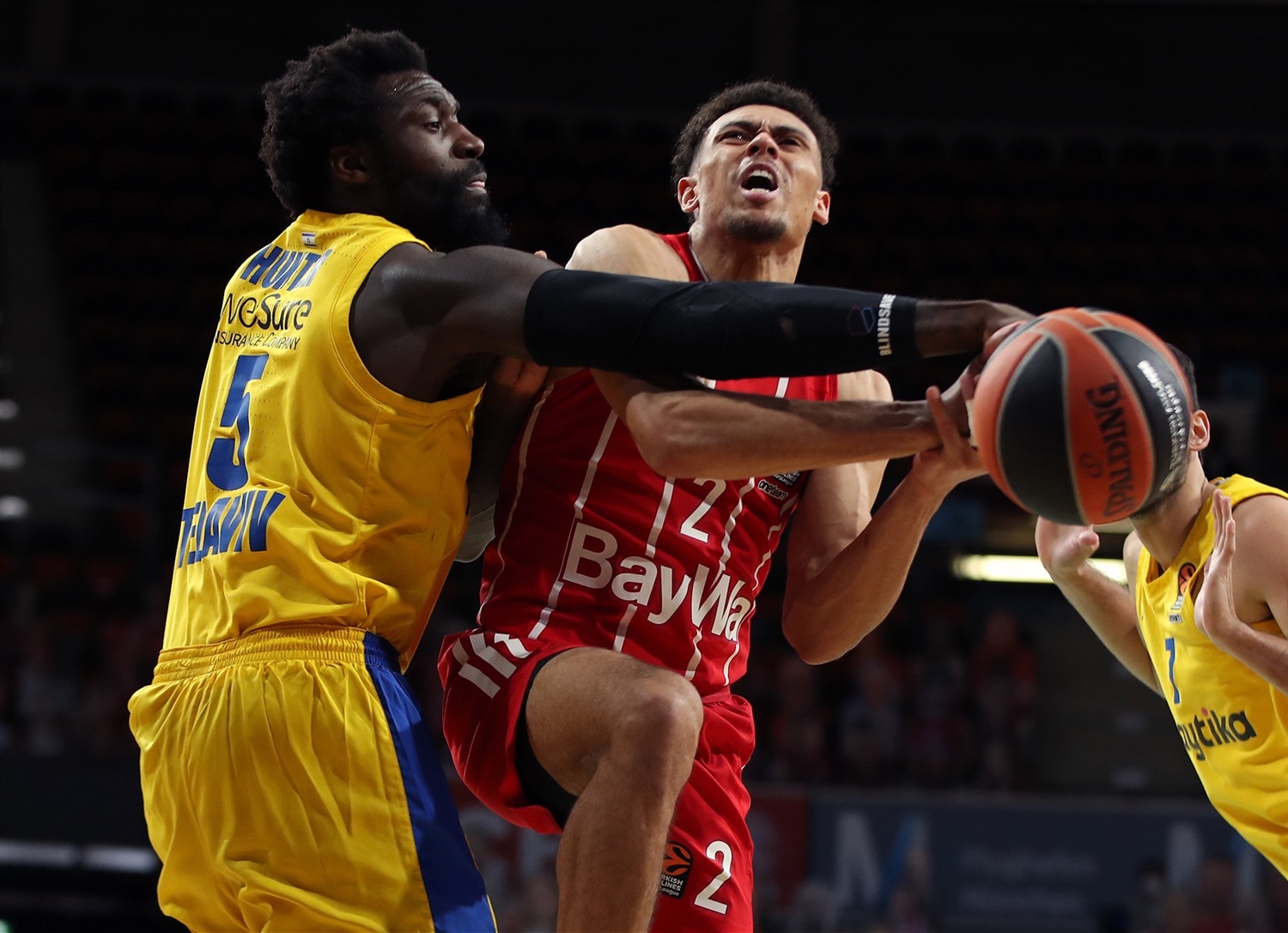 El Bayern se lleva un cara o cruz ante el Maccabi (72-70)