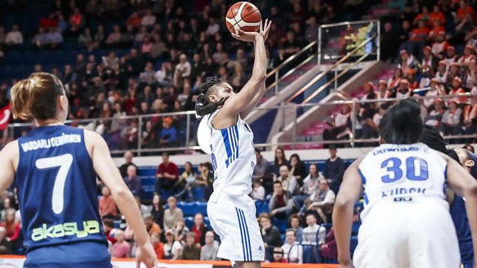 Mondelo y Cruz unen sus camino para conquistar Europa (77-63)