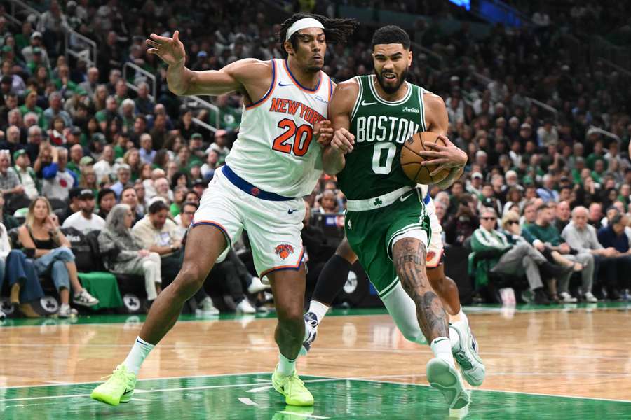 Los Celtics, con 29 triples, acribillan a los Knicks, 109-132