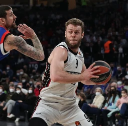Armani Milán se asegura el factor cancha en el playoff (77-83)