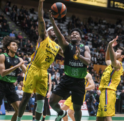Victoria del Joventut contra el líder gracias a un cuarto tiempo perfecto (78-69)