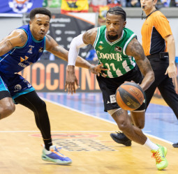 Coosur Real Betis asalta el Coliseum y suma su tercera victoria (76-84)