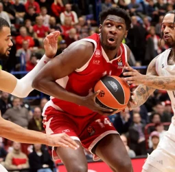 El Armani Milán se muestra muy superior al ASVEL, 84-61