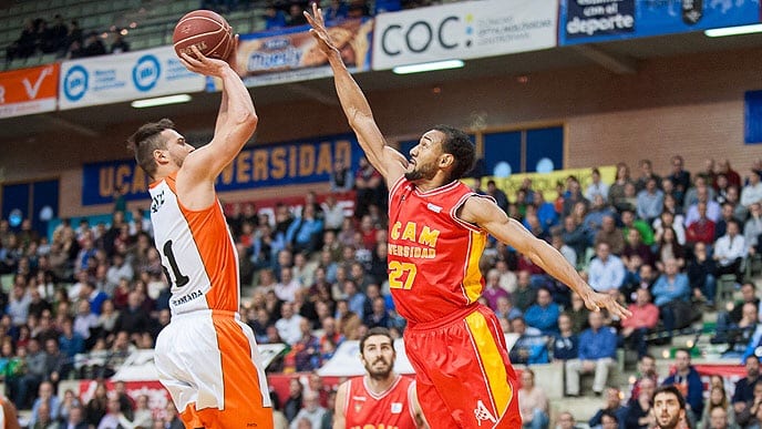 El UCAM Murcia se da un festín en casa (99-75)