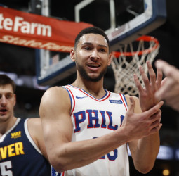 Embiid lidera y mantiene a los Sixers invictos en su casa