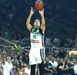 Sloukas sigue arrasando, y el Panathinaikos remonta un (0-2) para ganar la liga helena