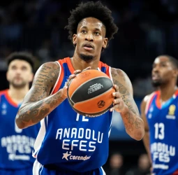 Clyburn y Micic lideran al Efes sobre el Panathinaikos, 88-69