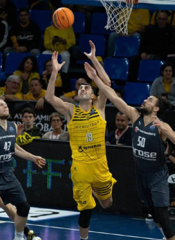 El Iberostar Tenerife se mantiene invicto (82-64)