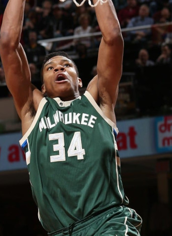 Antetokounmpo hace historia