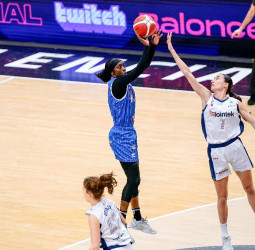 El Perfumerías Avenida peleará por su décima Copa de la Reina (72-56)