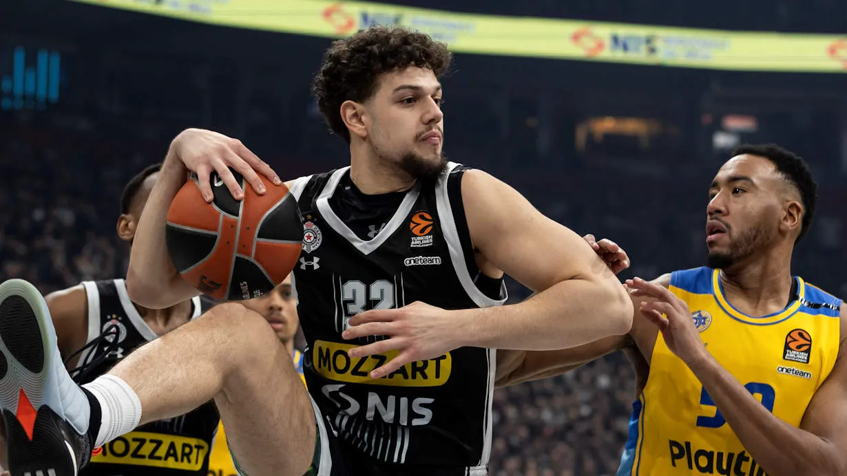 Partizan remonta de una desventaja de 24 puntos para vencer a Maccabi, 88-79