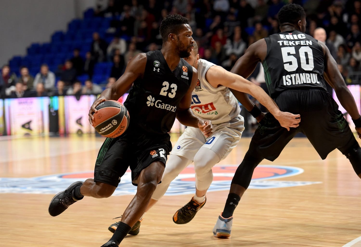 El Buducnost se lleva un cara o cruz ante el Darussafaka (75-74)
