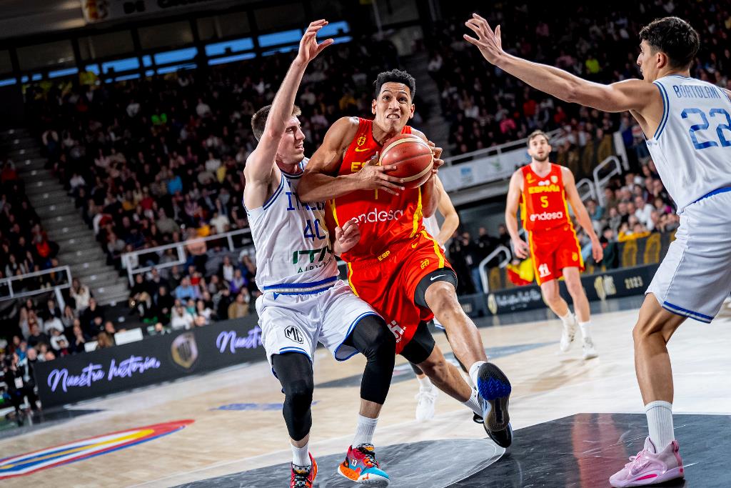 España ya mira hacia la Copa del Mundo (68-72)