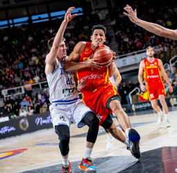 España ya mira hacia la Copa del Mundo (68-72)