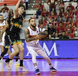 El UCAM Murcia prolonga su sueño de Playoff (67-55)