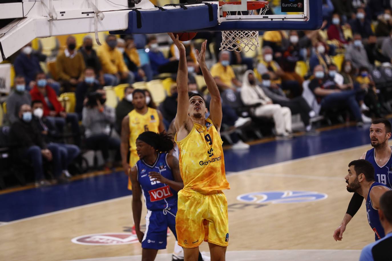 El Gran Canaria rescata el liderato en solitario (84-64)